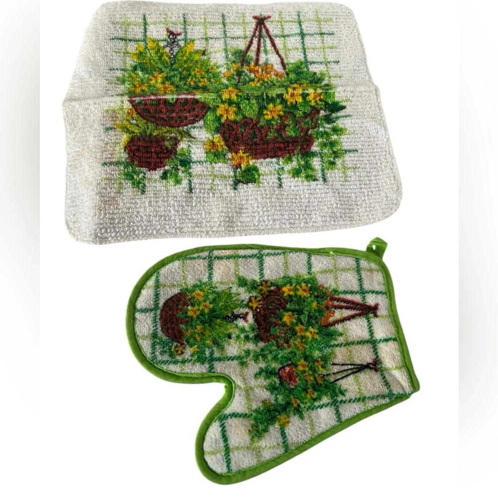 Vintage 1970’s Potholders & Dish Towel with Swiss Cheese & Floral Prints.